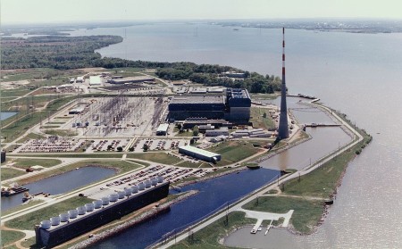 Brown's Ferry Nuclear Power Plant, photo by Nuclear Regulatory Commission via Wikipedia