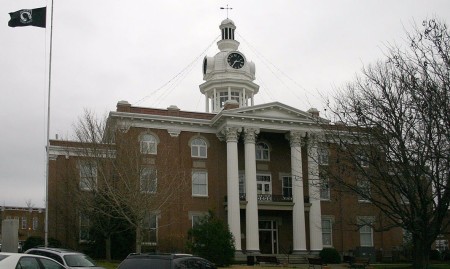 The Rutherford County Courthouse in Murfreesboro, TN. Photo by Pollinator via Wikipedia